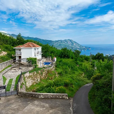 Tranquila Villa